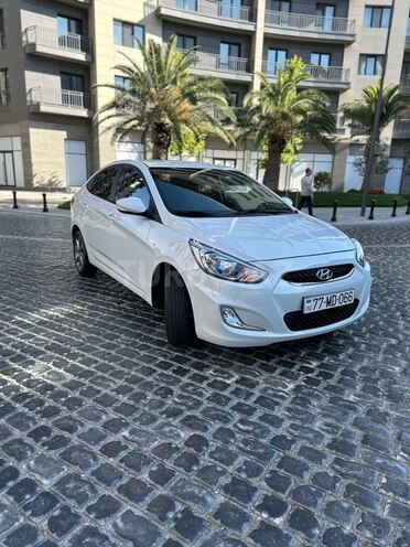 Hyundai Accent-8