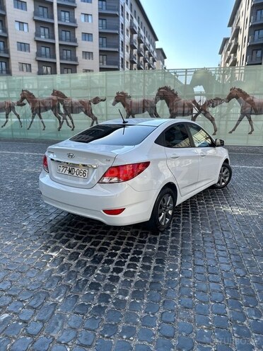 Hyundai Accent-6
