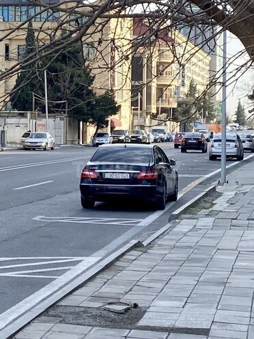 Mercedes E 200 2009, 222,454 km - 1.8 l - Bakı