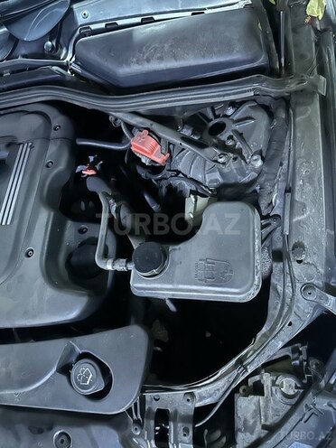 BMW 520 2006, 300,000 km - 2.0 l - Bakı