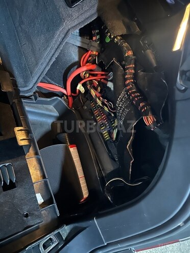 BMW 520 2006, 300,000 km - 2.0 l - Bakı