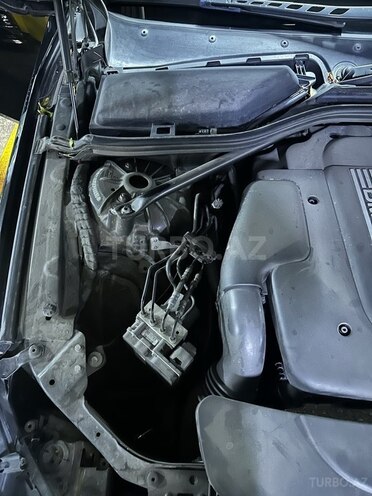 BMW 520 2006, 300,000 km - 2.0 l - Bakı