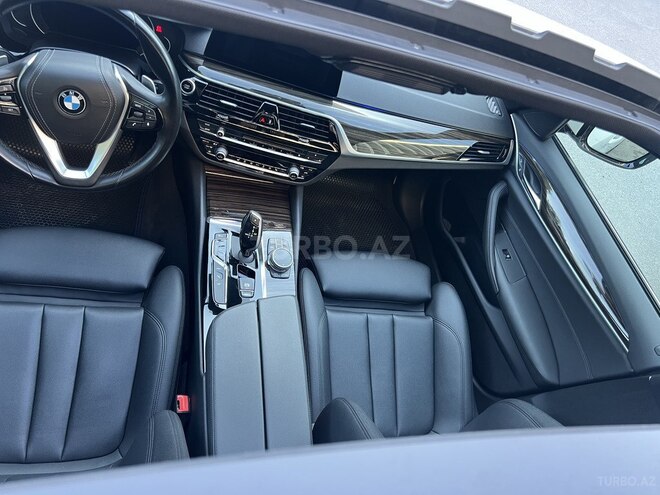 BMW 530e-8