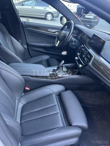BMW 530e-6