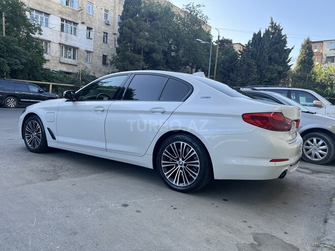 BMW 530e-5