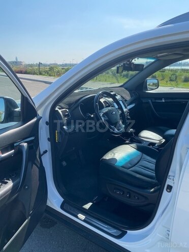 Kia Sorento-13