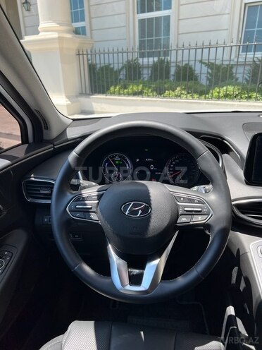 Hyundai Santa Fe-13