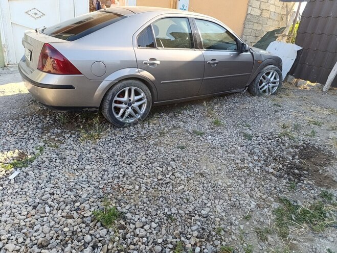 Ford Mondeo 2001, 300,000 km - 2.0 l - Bakı