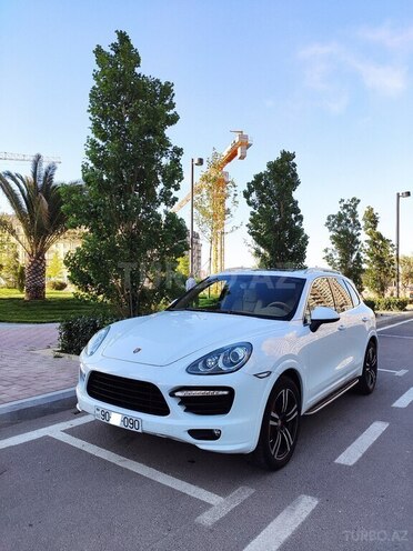 Porsche Cayenne-1