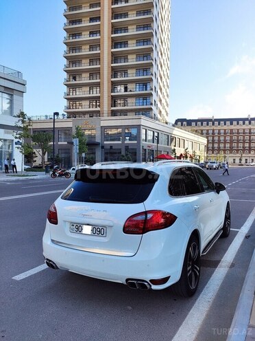 Porsche Cayenne-7