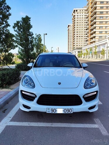Porsche Cayenne-2