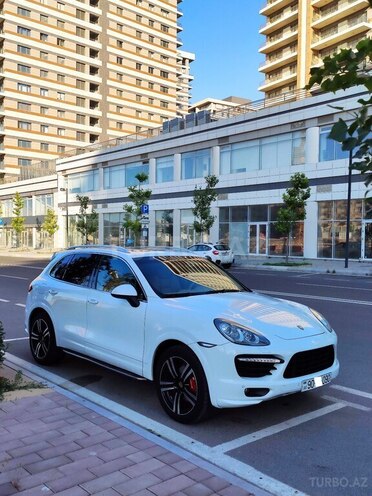 Porsche Cayenne-5