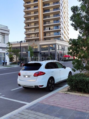 Porsche Cayenne-10