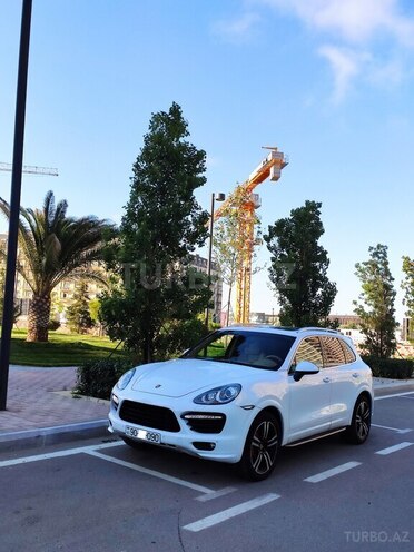 Porsche Cayenne-4