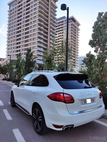 Porsche Cayenne-6