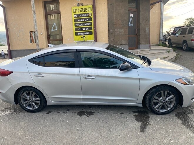 Hyundai Elantra 2016, 273,590 km - 2.0 л - 