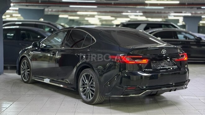 Toyota Camry-5