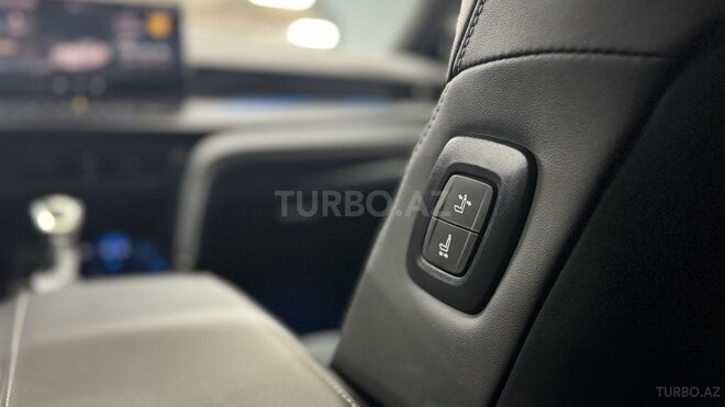 Toyota Camry-13
