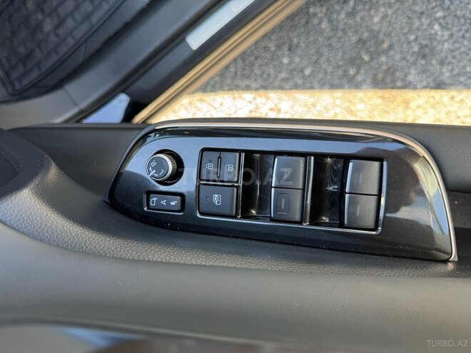 Toyota Crown 2024, 33,796 km - 2.5 л - Bakı