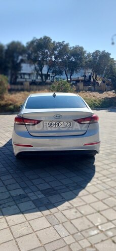 Hyundai Elantra 2016, 180,000 km - 2.0 л - Bakı