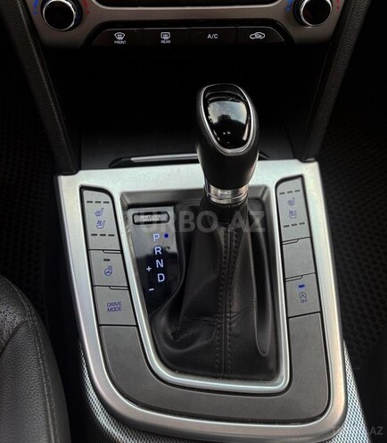 Hyundai Avante 2016, 228,000 km - 1.6 л - Bakı
