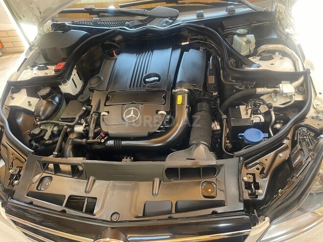 Mercedes C 250 2013, 284,000 km - 1.8 л - Beyləqan
