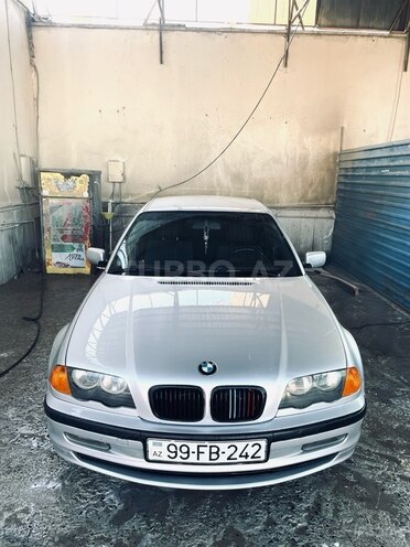 BMW 320-1