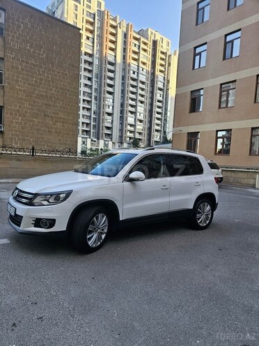 Volkswagen Tiguan 2011, 250,000 km - 2.0 l - Bakı