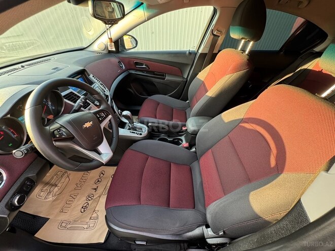 Chevrolet Cruze-11