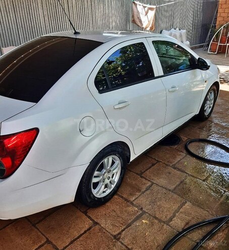 Chevrolet Aveo-5