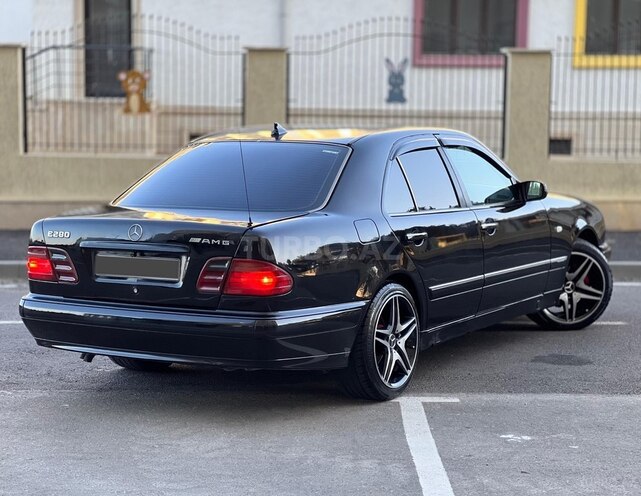 Mercedes E 280 1999, 215,300 km - 2.8 l - Sumqayıt