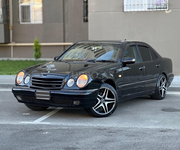 Mercedes E 280 1999, 215,300 km - 2.8 l - Sumqayıt