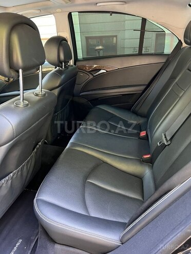 Mercedes E 280-7