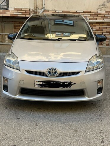 Toyota Prius-2