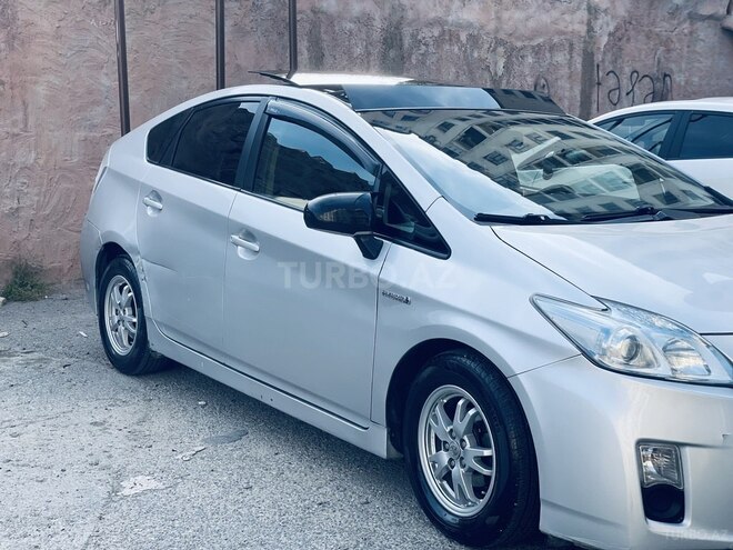 Toyota Prius-5