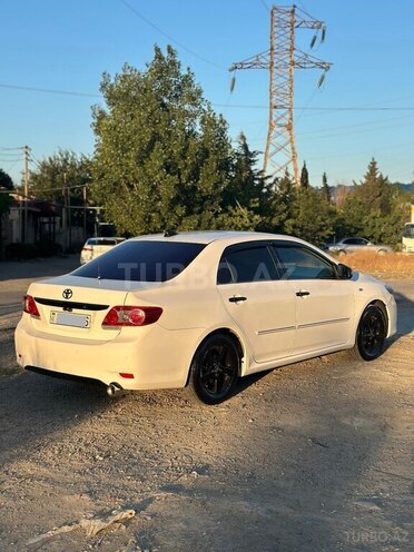 Toyota Corolla 2011, 303,000 km - 1.8 л - Bakı