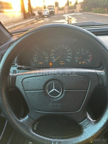 Mercedes C 220 d 2000, 426,000 km - 2.2 л - Bakı