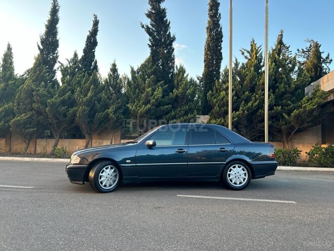 Mercedes C 220 d 2000, 426,000 km - 2.2 л - Bakı