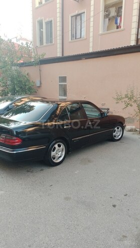 Mercedes E 240 2001, 268,000 km - 2.6 l - Bakı