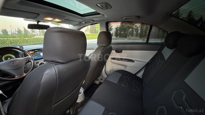Hyundai Accent 2008, 266,000 km - 1.6 l - Salyan