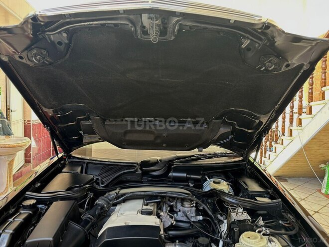 Mercedes E 200 2000, 229,000 km - 2.0 l - Gəncə