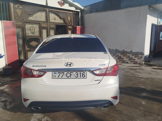 Hyundai Sonata-4