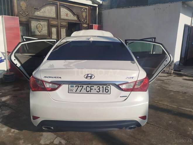 Hyundai Sonata-5