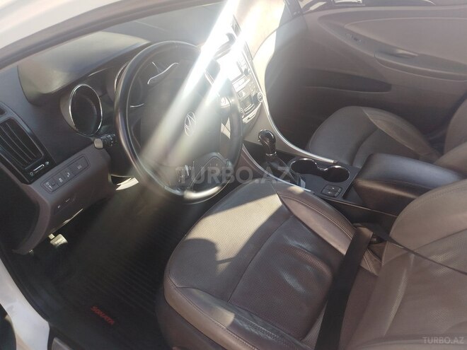 Hyundai Sonata-10