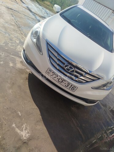 Hyundai Sonata-1