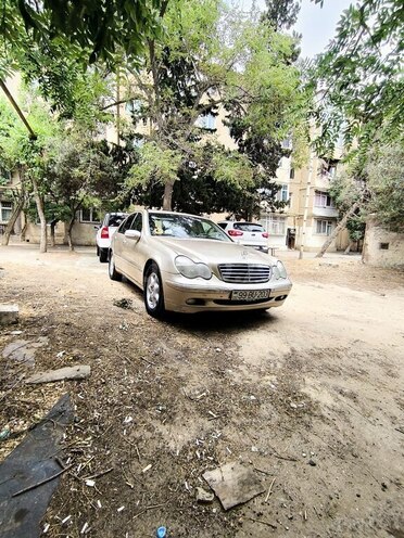 Mercedes C 180 2001, 389,230 km - 2.0 l - Bakı