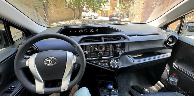 Toyota Aqua 2017, 80,000 km - 1.5 l - Bakı