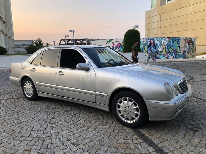 Mercedes E 220 d 1999, 490,000 km - 2.2 л - Bakı