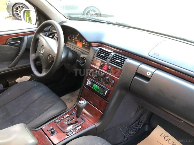Mercedes E 220 d 1999, 490,000 km - 2.2 л - Bakı