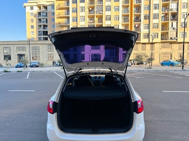 SEAT Ibiza-13